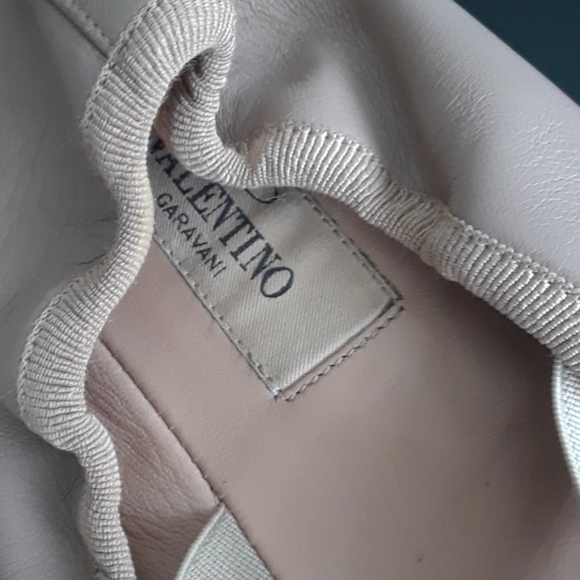 VALENTINO ROCKSTUD BALLET.. - Picture 2 of 6
